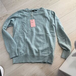 Cozy Women's Sweater in Green